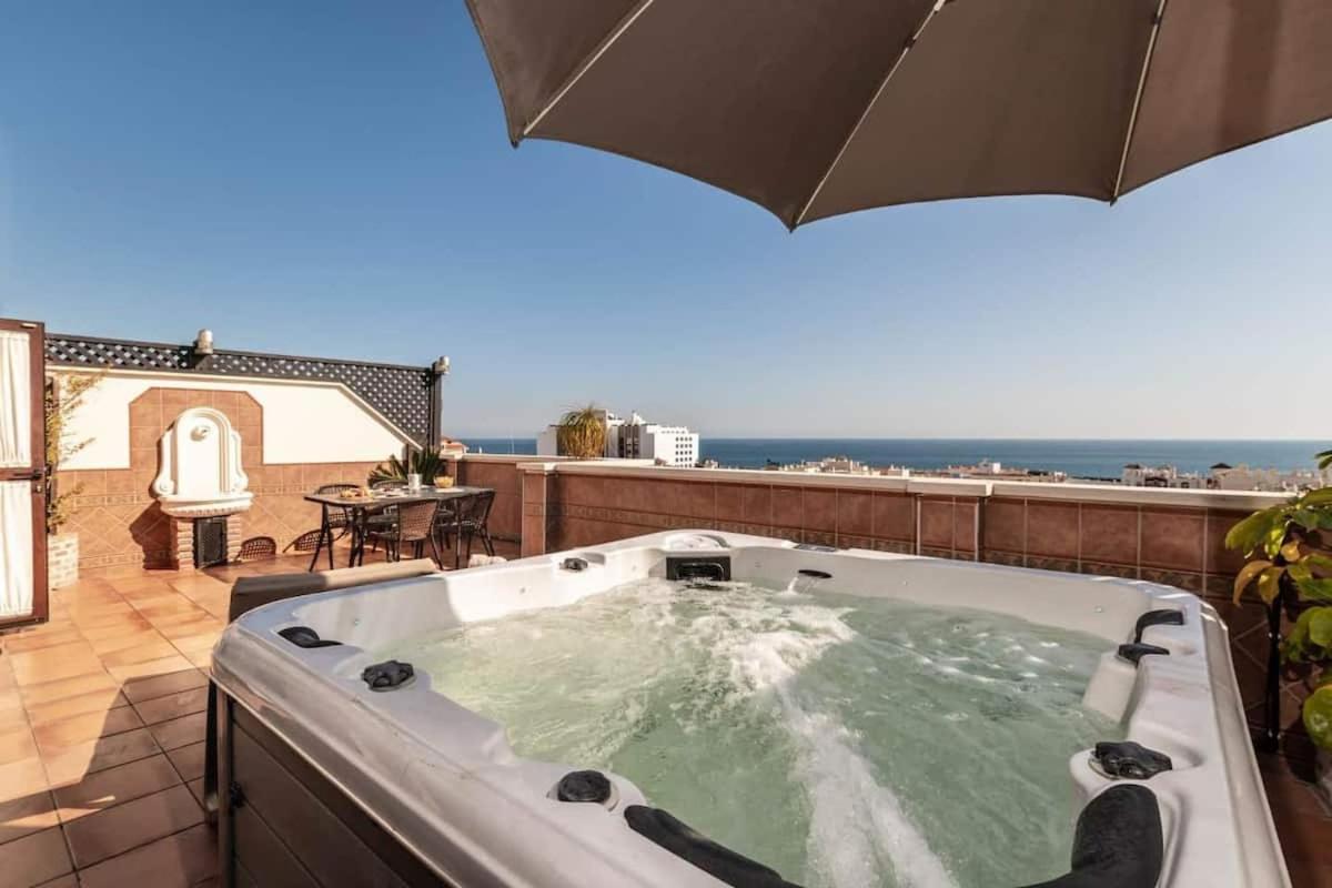 Stunning Penthouse In The Centre Of Nerja Apartment Bagian luar foto